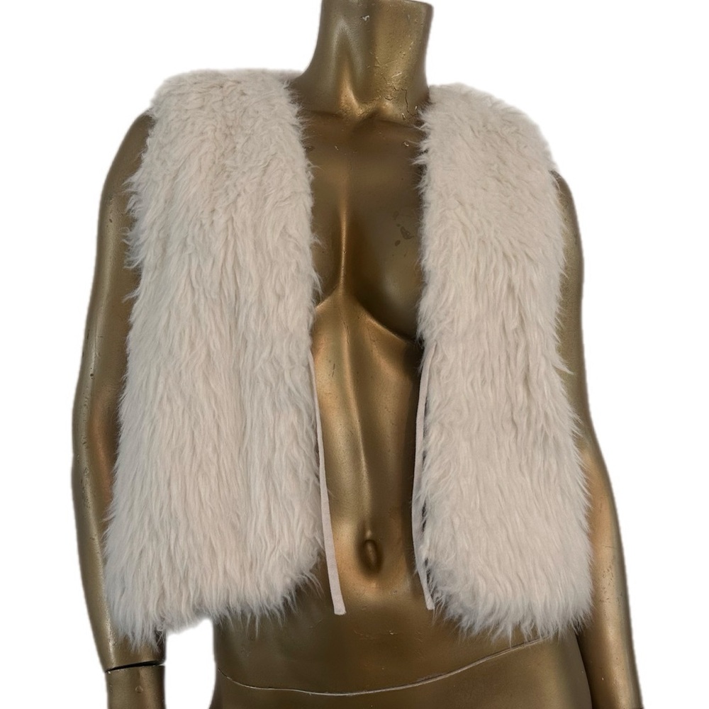 Unbranded Y2K Vintage-Inspired Faux Fur Fuzzy Vest – Cream White 36” chest - Picture 6 of 7